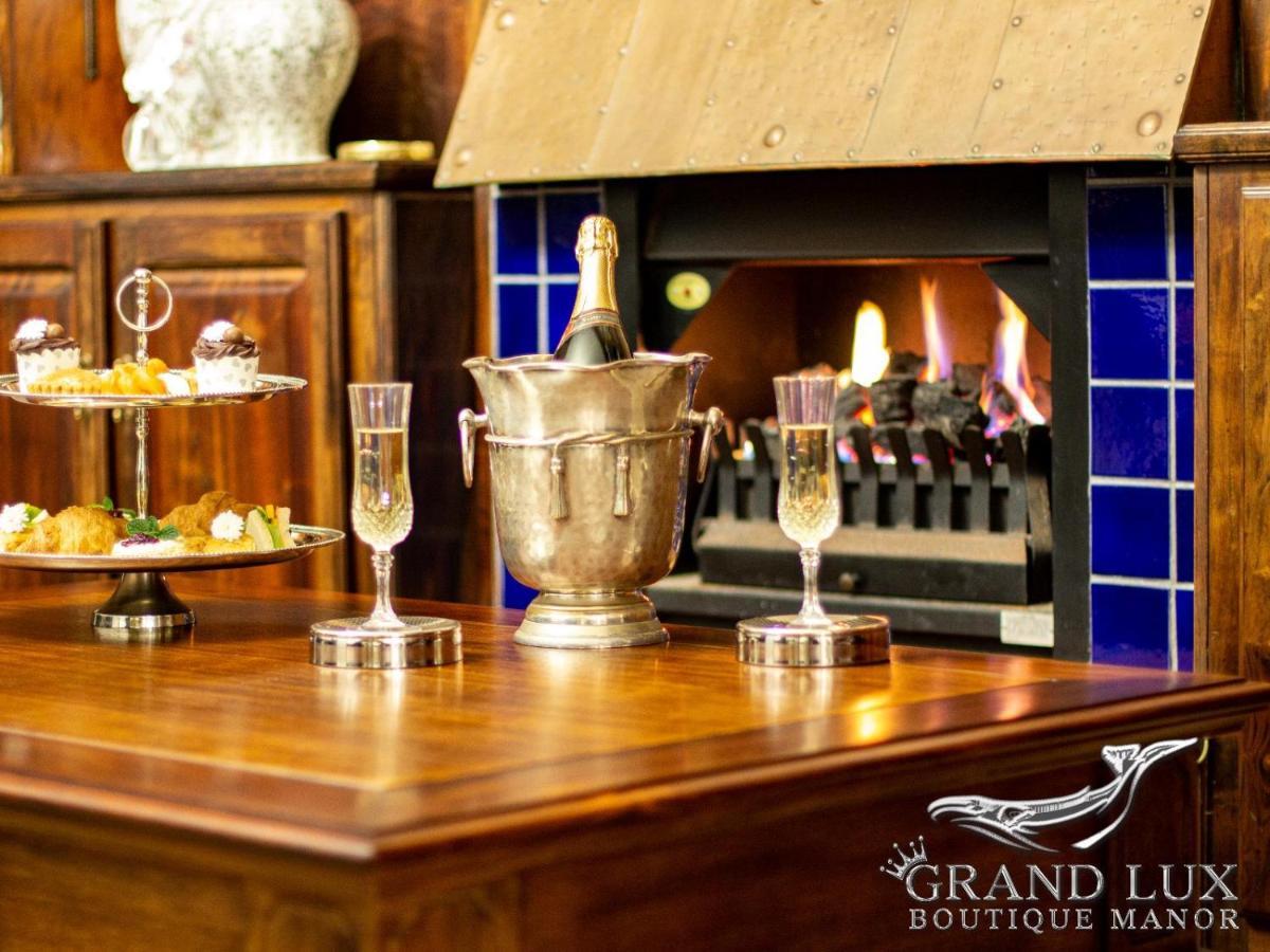 Grand Lux Boutique Manor 호텔 허머너스 외부 사진