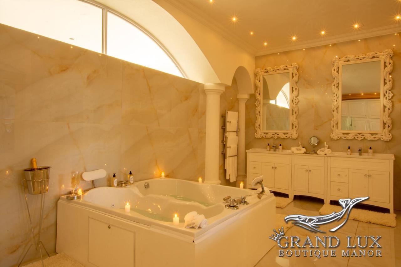 Grand Lux Boutique Manor 호텔 허머너스 외부 사진